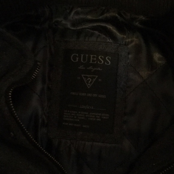 Small Guess Bomber jacket - Picture 2 of 4